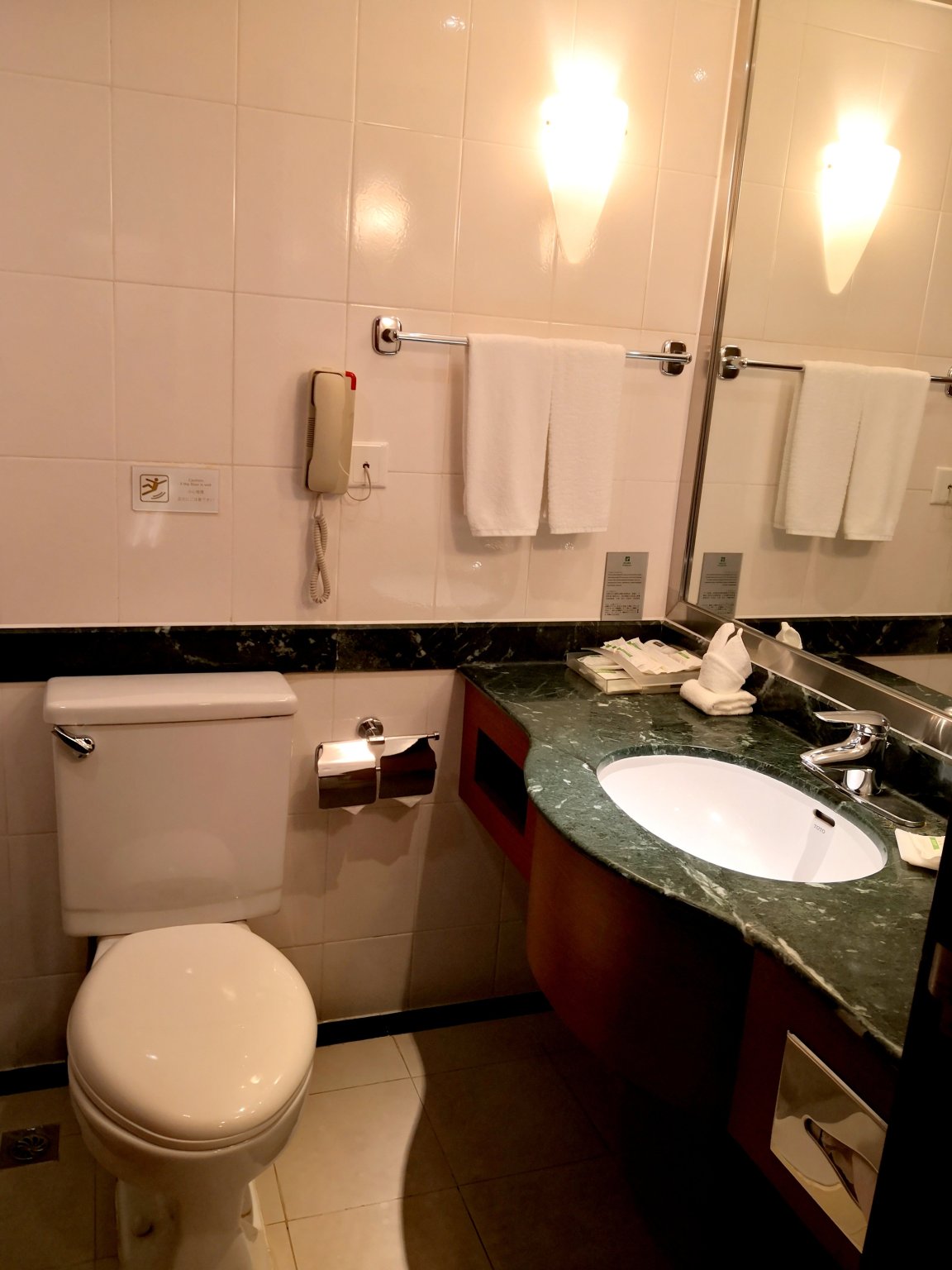 深圳东华假日酒店-浴室