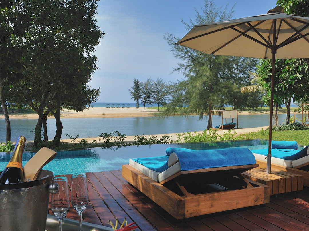 瓦纳卡恩沙滩温泉度假村主图