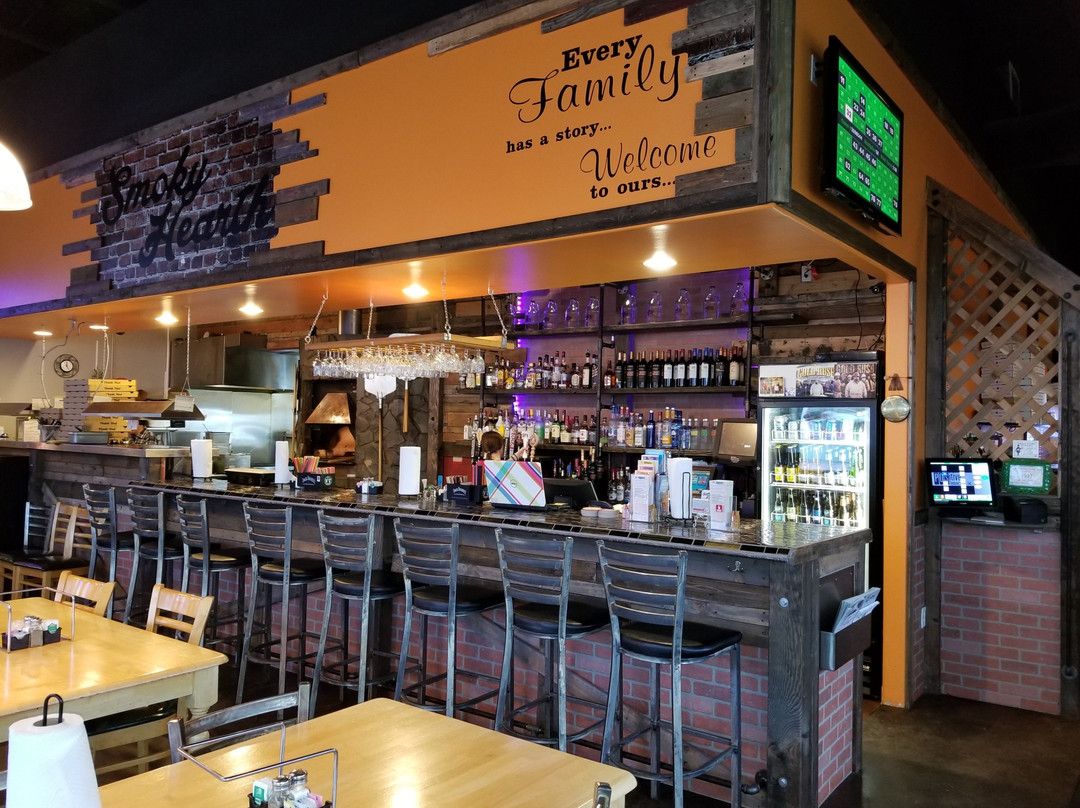Sandy餐馆和美食-Smoky Hearth Restaurant Bar & Grill