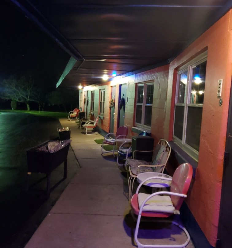 The Springs Motel主图