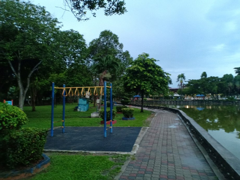 Taman Rekreasi Tasik Y-峇株巴辖必去景点