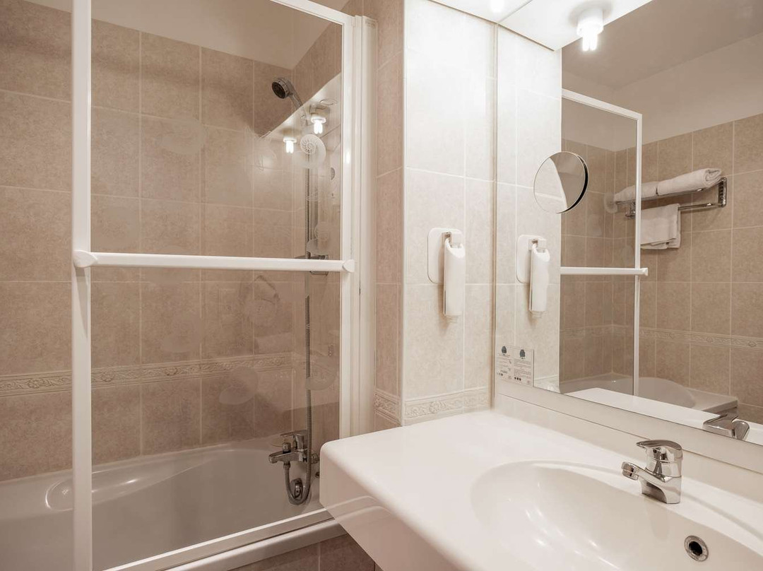 The Originals City Hotel Des Arenes Saintes主图