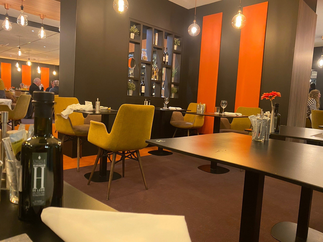 Kyriad Clermont-Ferrand Nord Riom主图