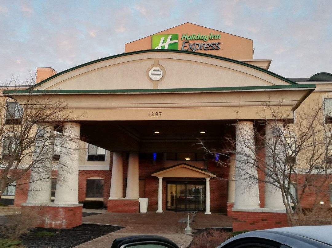 霍威尔快捷假日&套房酒店主图