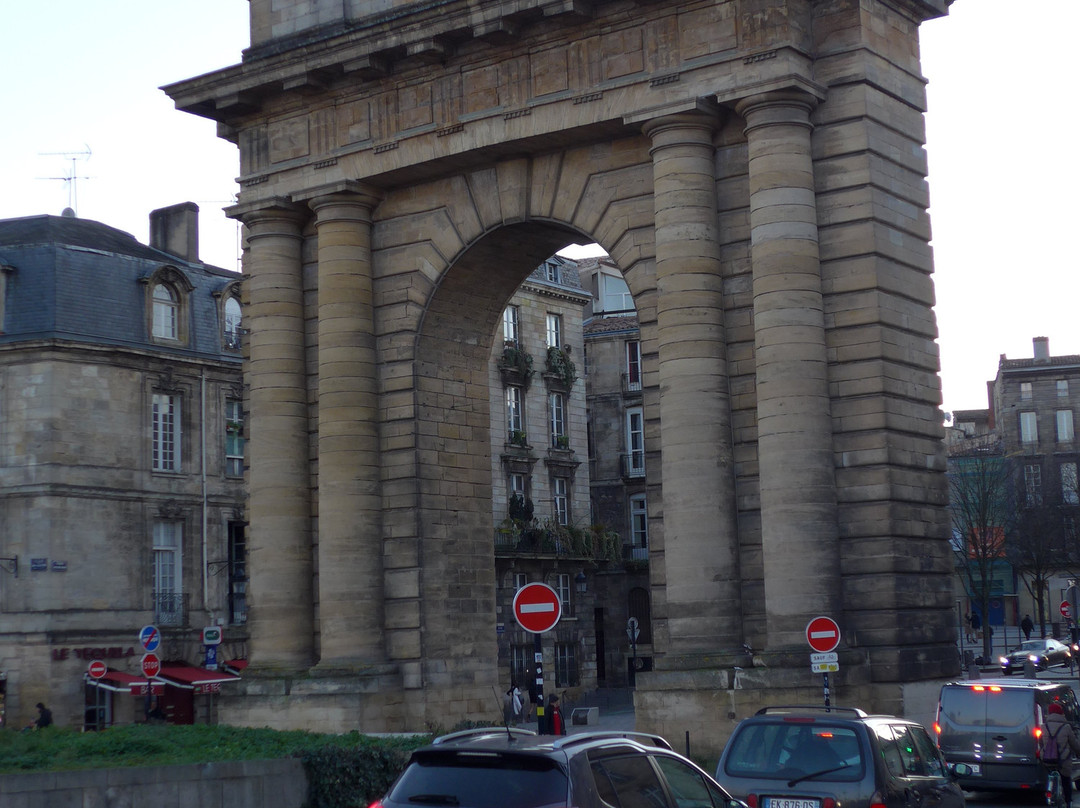 Porte de Bourgogne景点图片