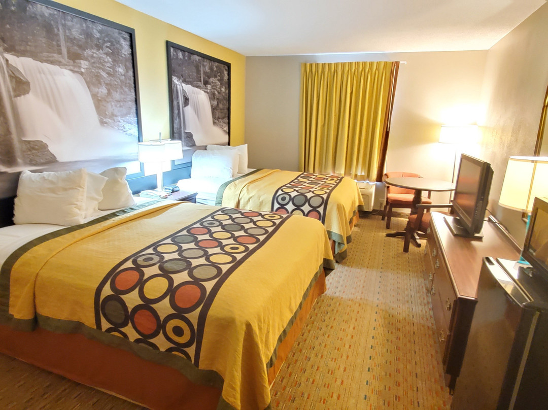 Super 8 by Wyndham Cornelia主图