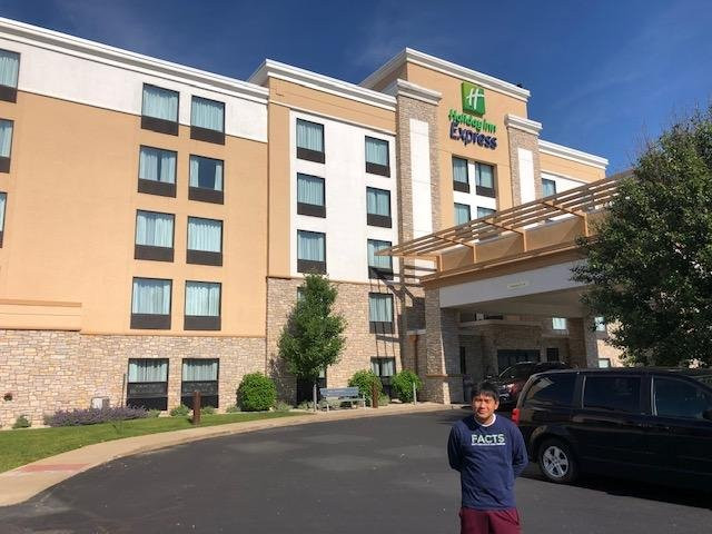 简斯维尔-I-90及美国14号高速公路快捷假日酒店主图