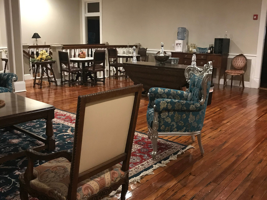 Oak Tree Hotel主图