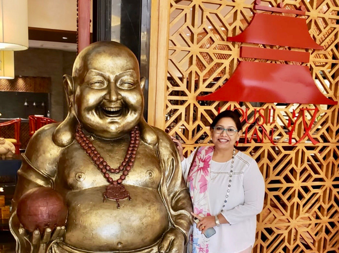 皇冠广场酒店主图