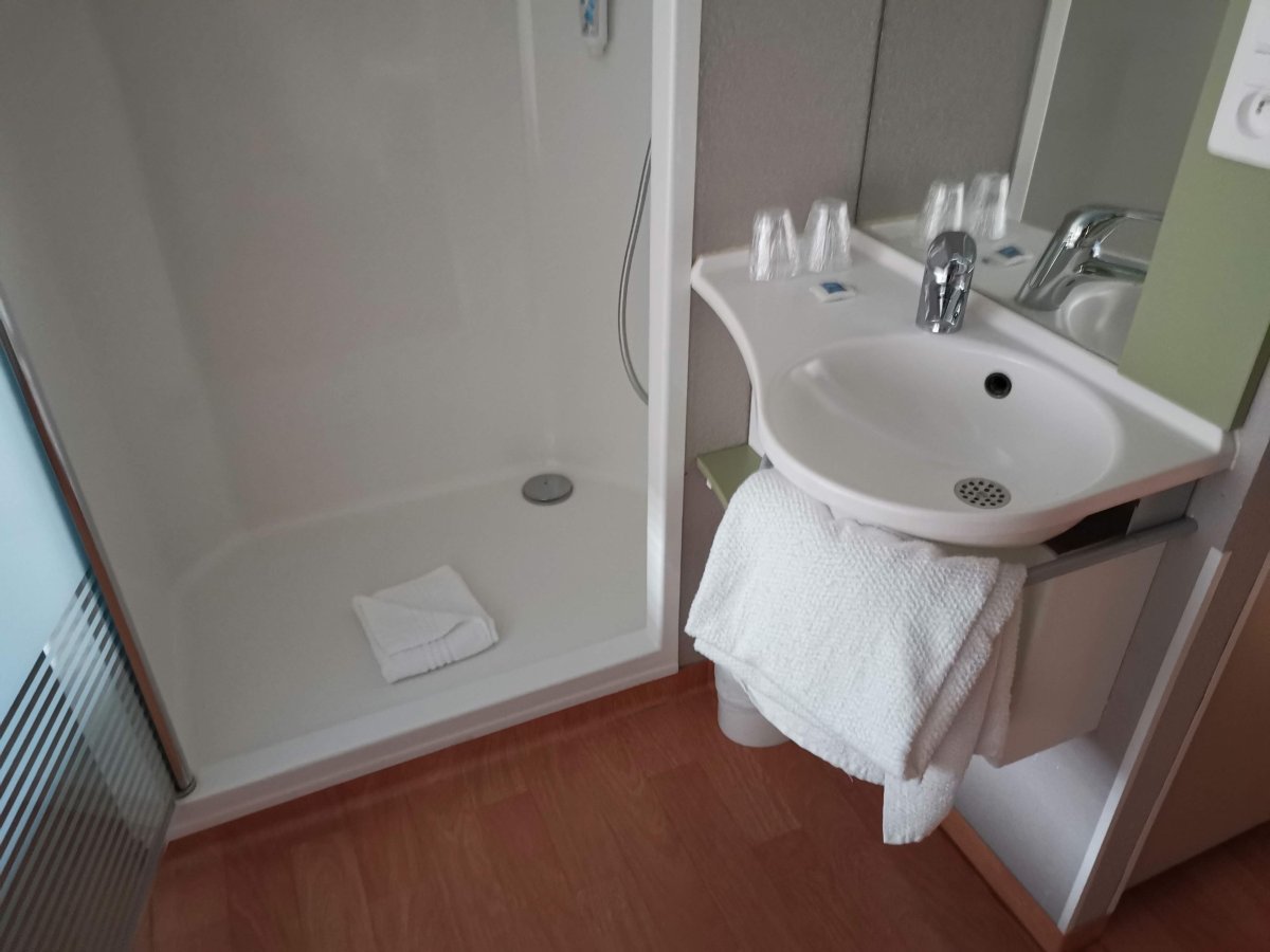 宜必思快捷巴黎旺沃门酒店-浴室