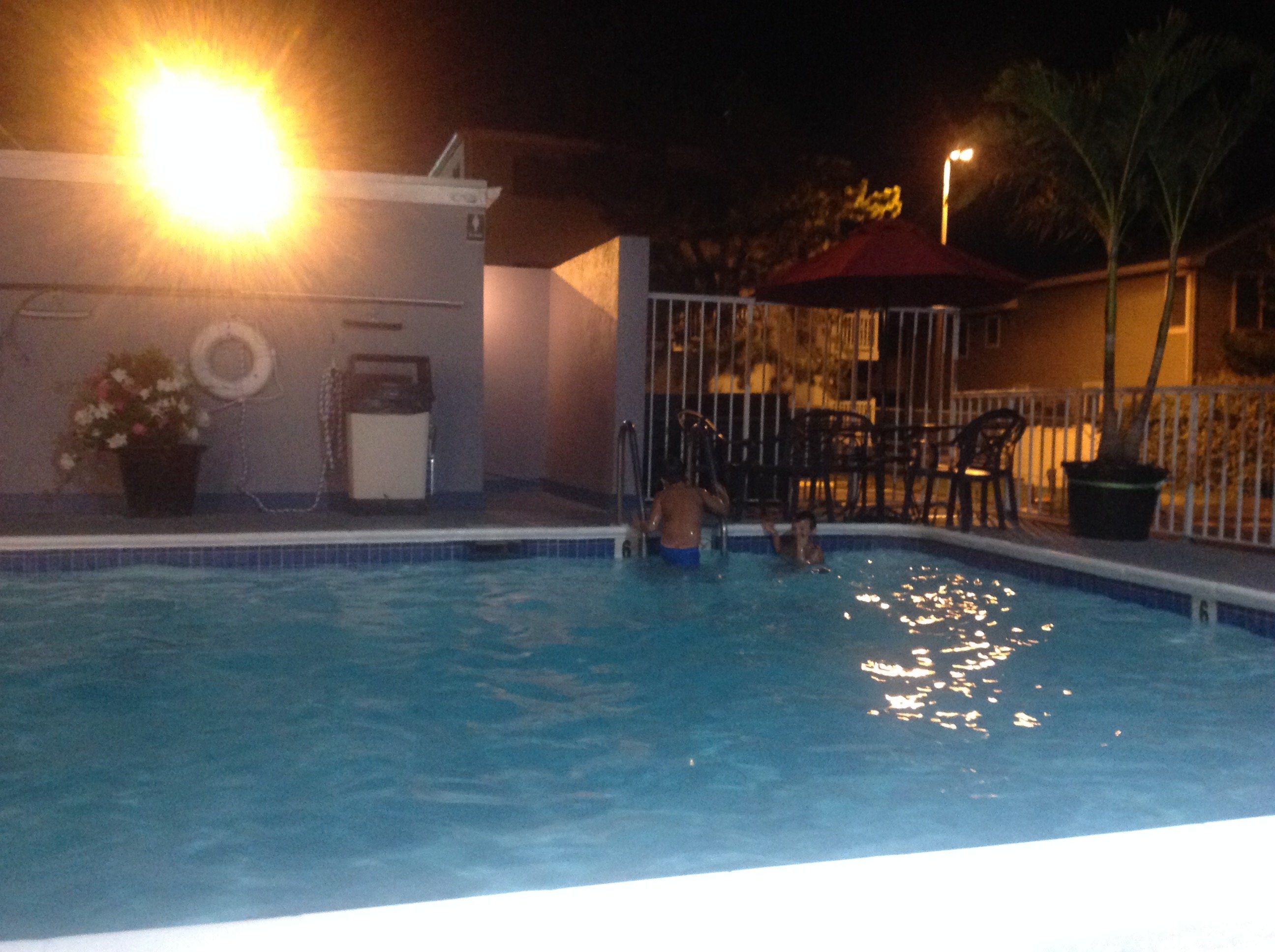 Fenwick Islander Motel-泳池