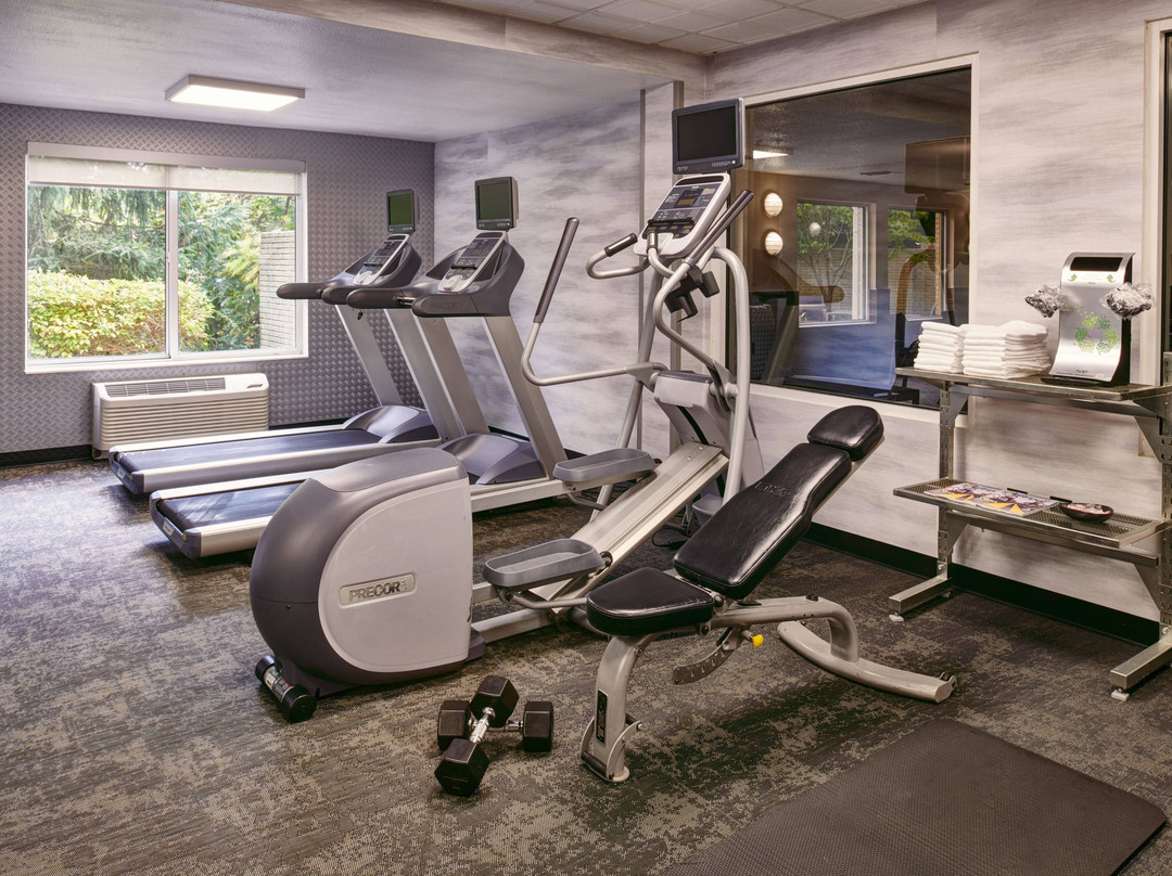 底特律利沃尼亚费尔菲尔德客栈主图