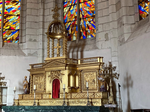 Église Saint-Cyr-Saint-Cyr-sur-Loire必去景点