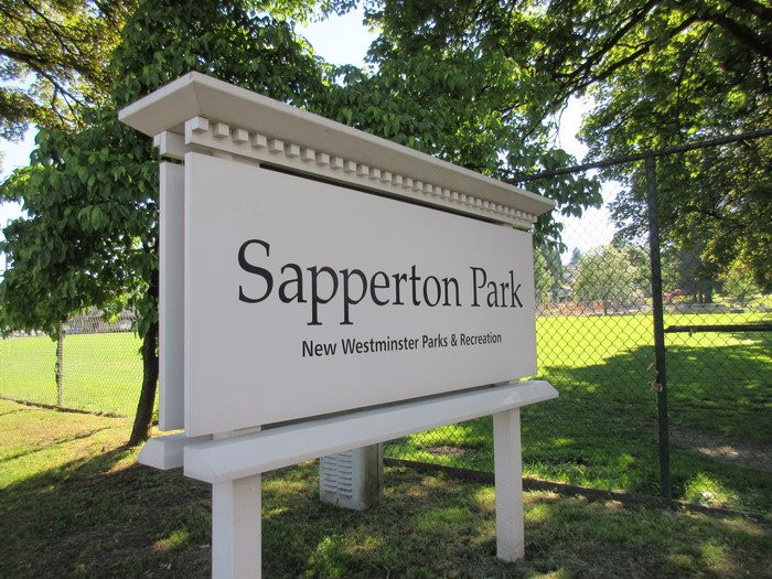 Sapperton Park景点图片