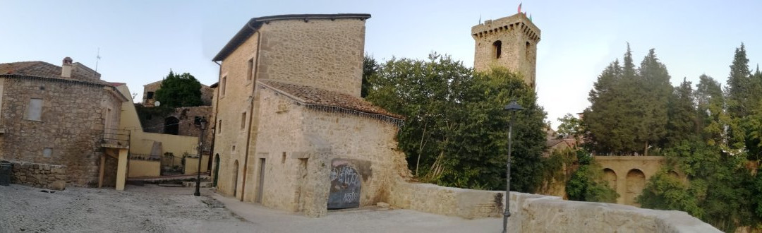 Castello dei Conti d'Aquino景点图片