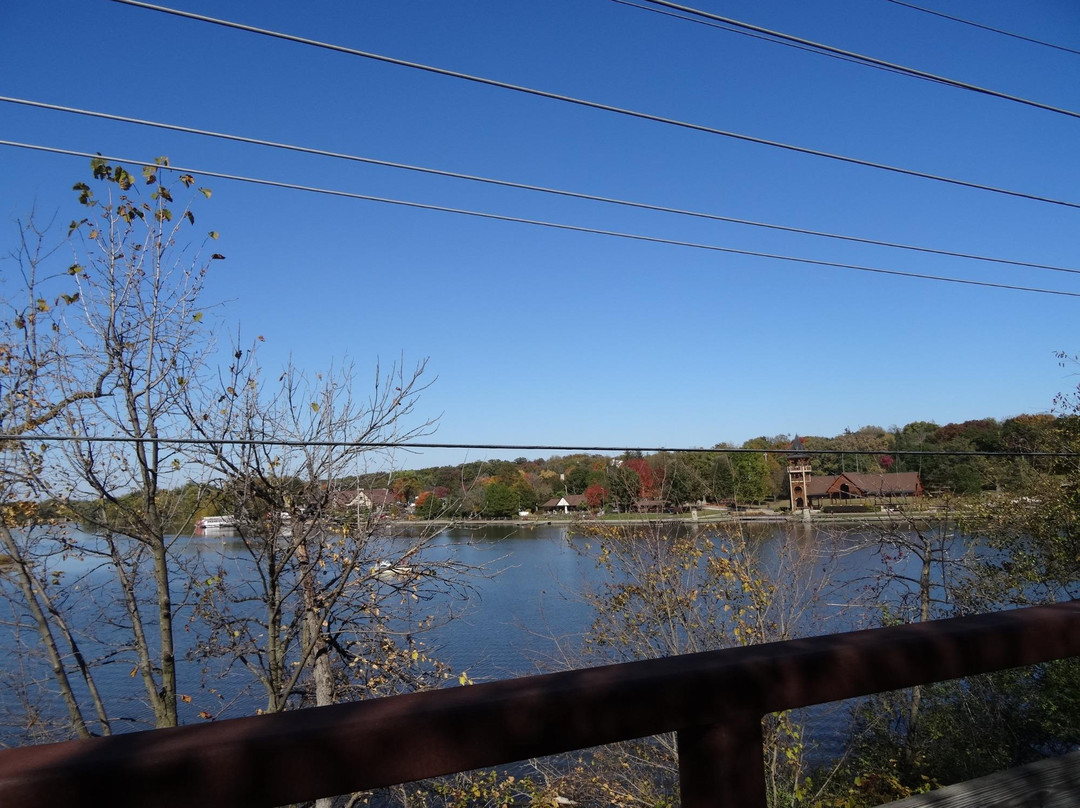 圣查尔斯旅游景点-Pottawatomie Park