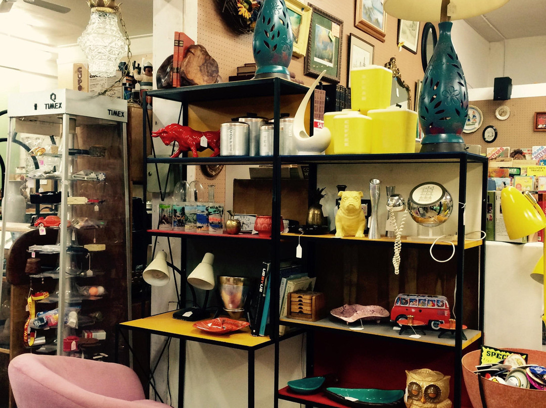 默塞德旅游景点-Merced Antique Mall