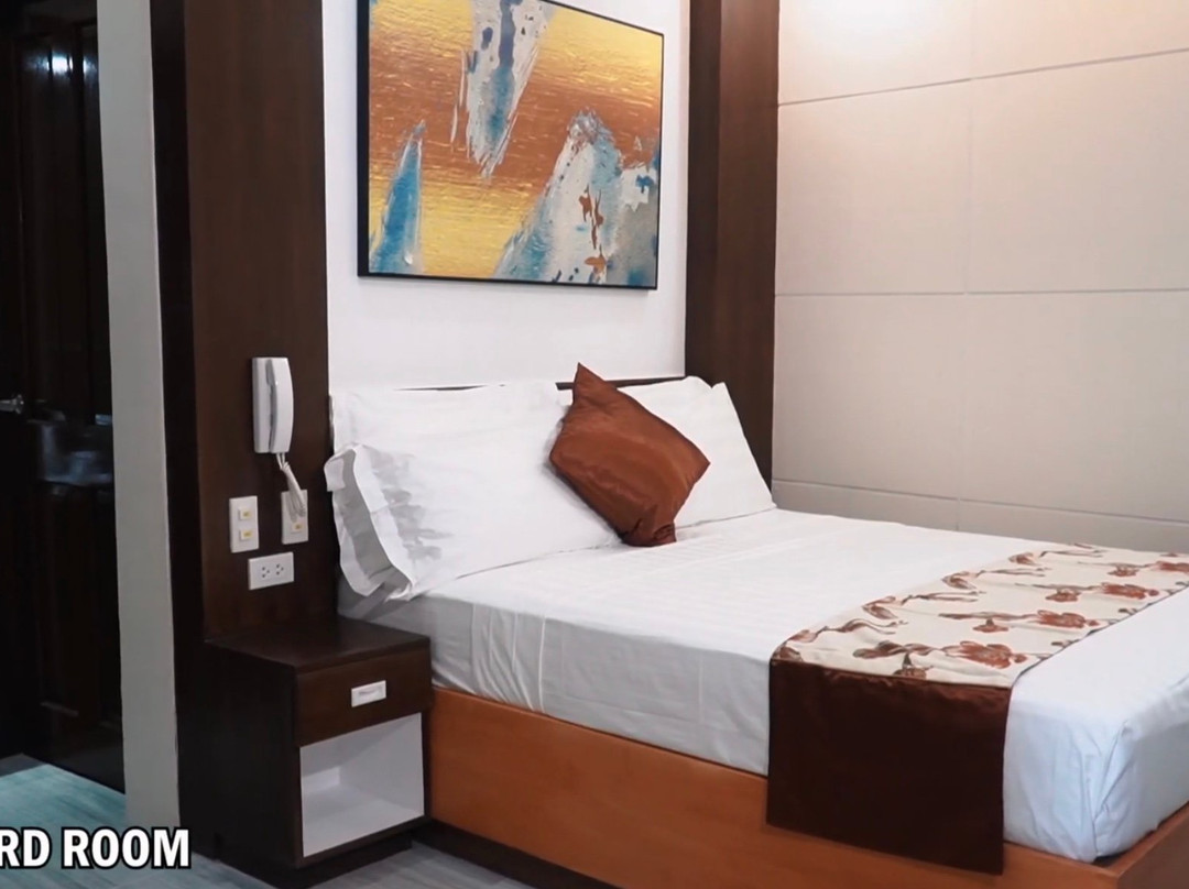 Rustic Crown Hotel主图