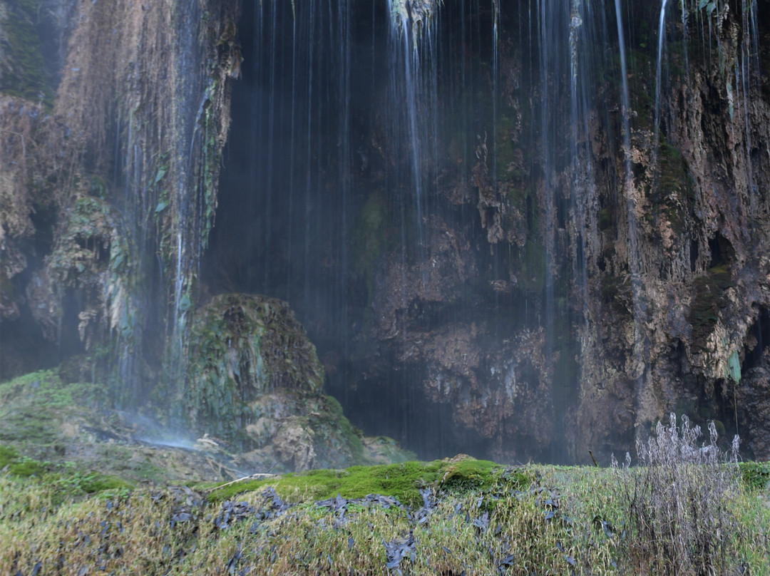 Thermal Waterfall景点图片