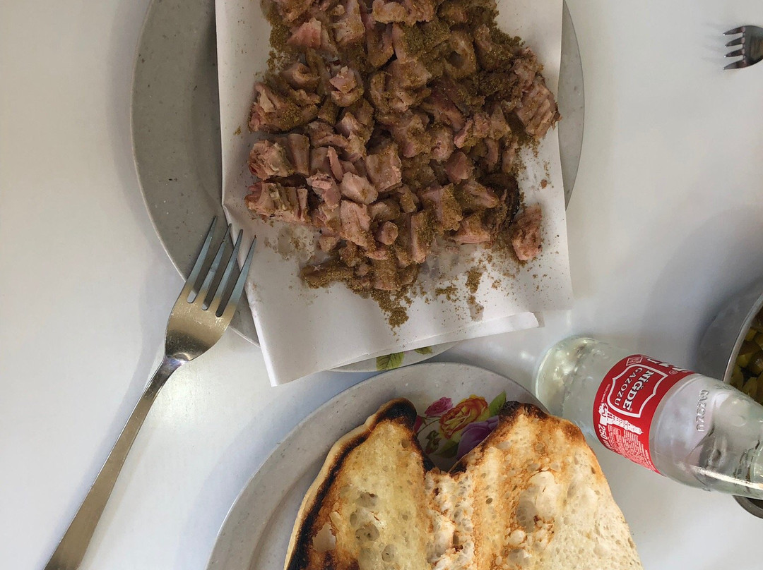 阿克希萨尔餐馆和美食-Sen Kardesler