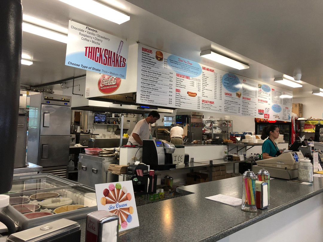 Highgate Center餐馆和美食-Warners Snack Bar