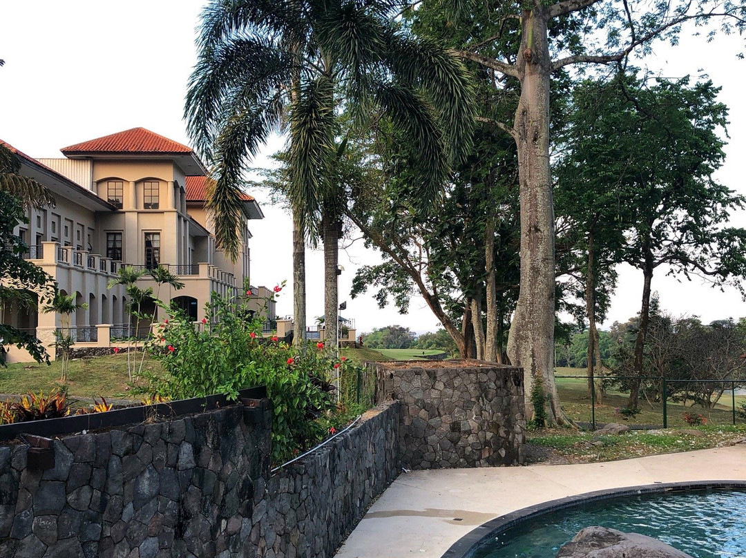 Finna Golf & Country Club-巴苏鲁安必去景点