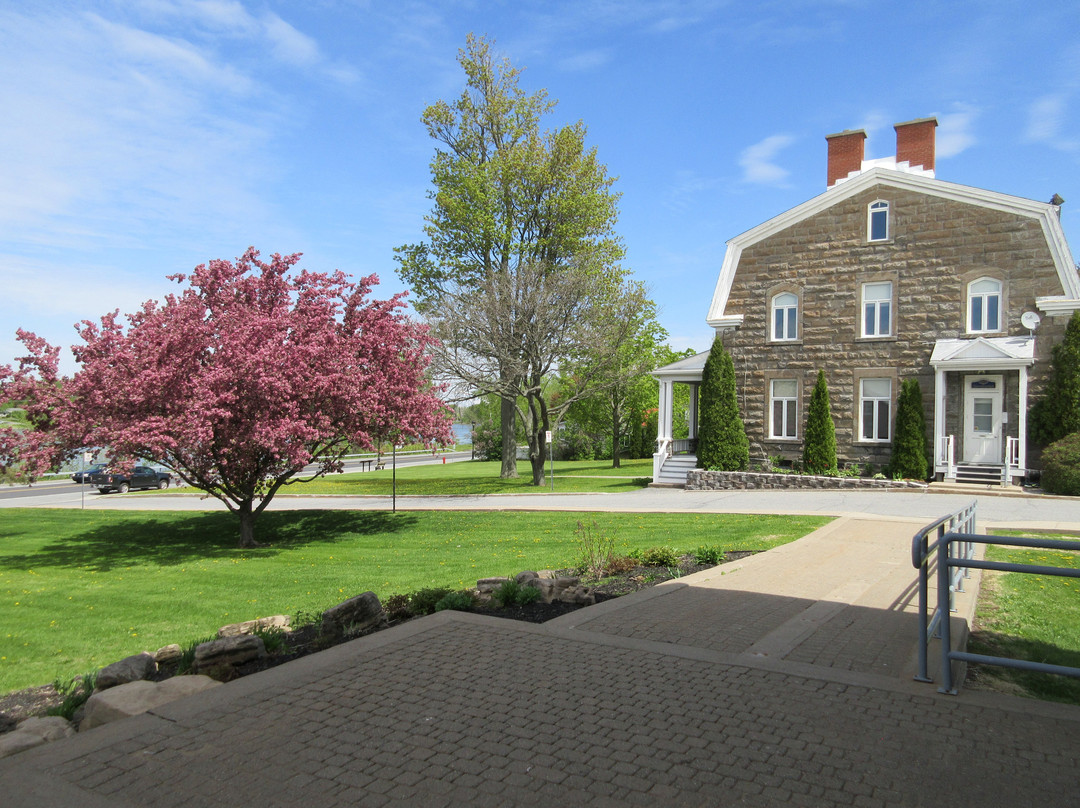 Saint-hilaire Church-Mont-Saint-Hilaire必去景点
