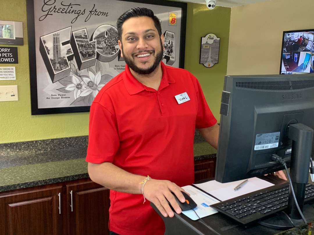 Super 8 by Wyndham Sarasota Near Siesta Key主图