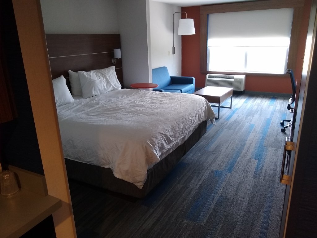 Holiday Inn Express & Suites Altoona By IHG-官方