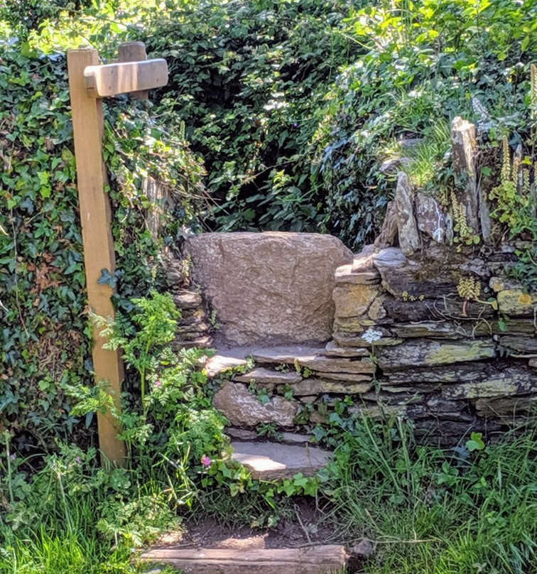 The Bantham to Thurlestone Circular Walk-Thurlestone必去景点