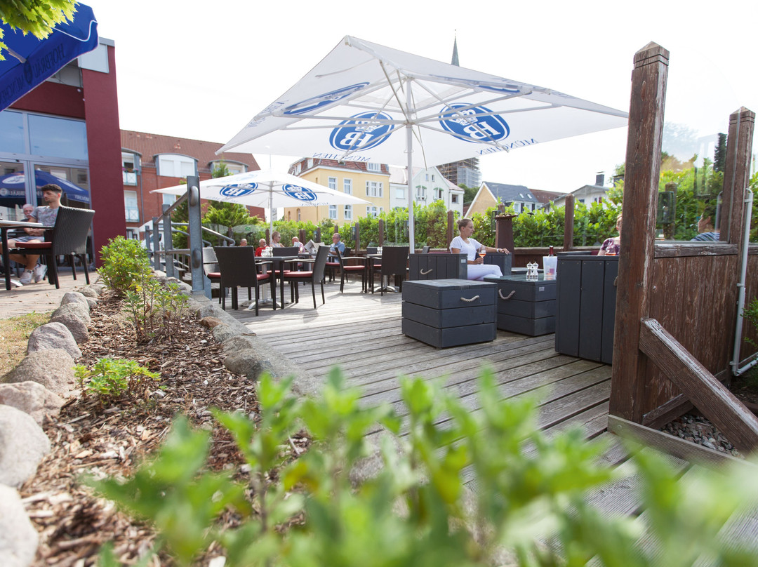 阿尔特克雷斯班霍夫酒店主图