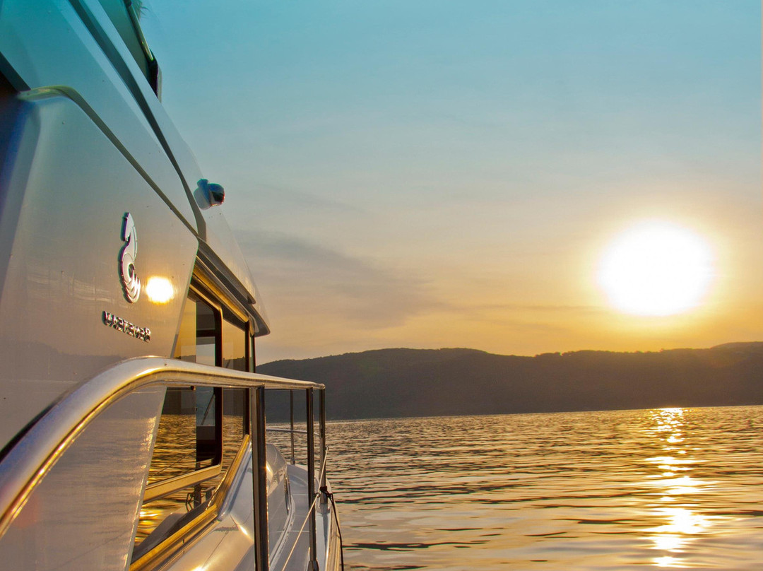 Croisières privées LES CANOTIERS DU LAC  / Aix-les-Bains景点图片