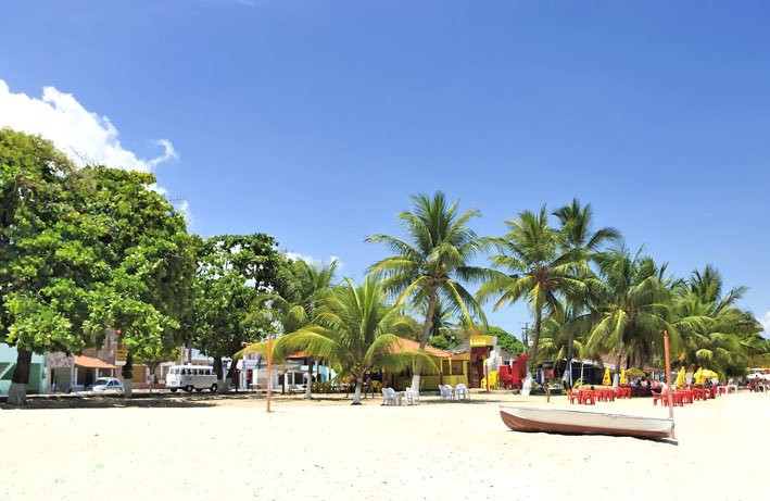 Ponta De Areia Beach景点图片