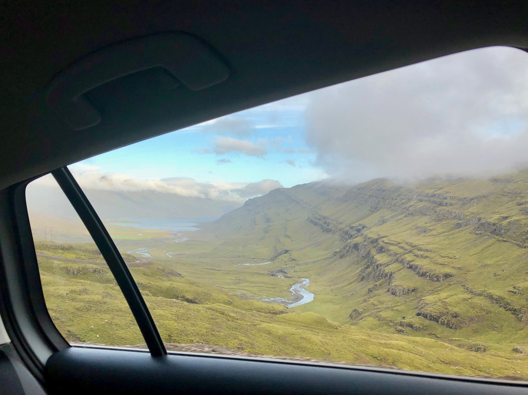 Folaldafoss Waterfall-Sledbrjotur必去景点