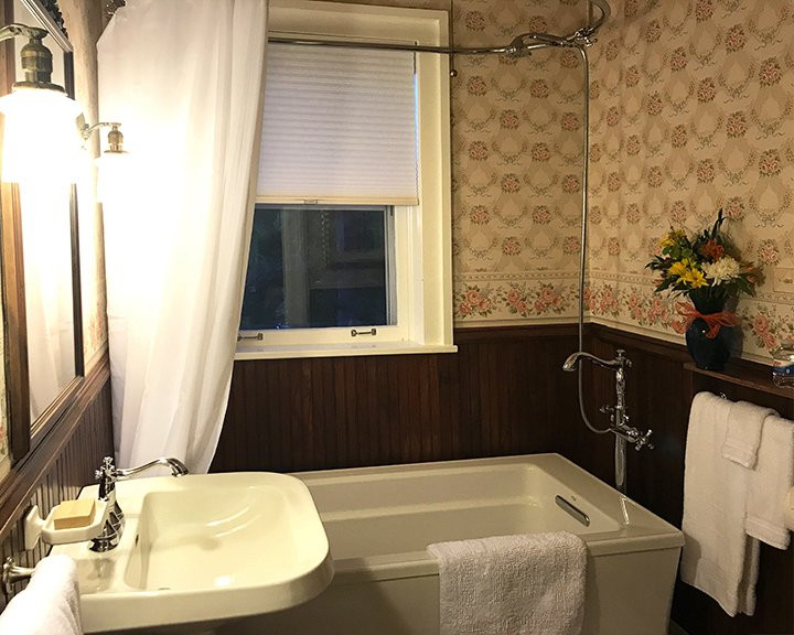 Larch Pine Inn Bed & Breakfast主图