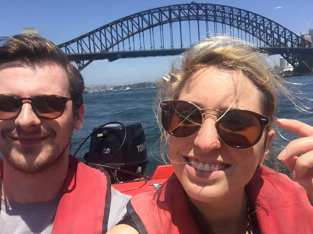 Explore Sydney Harbour景点图片
