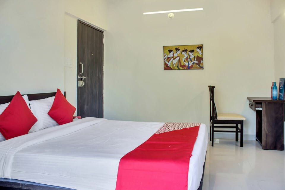 OYO 12042 Green Olives Apartments主图