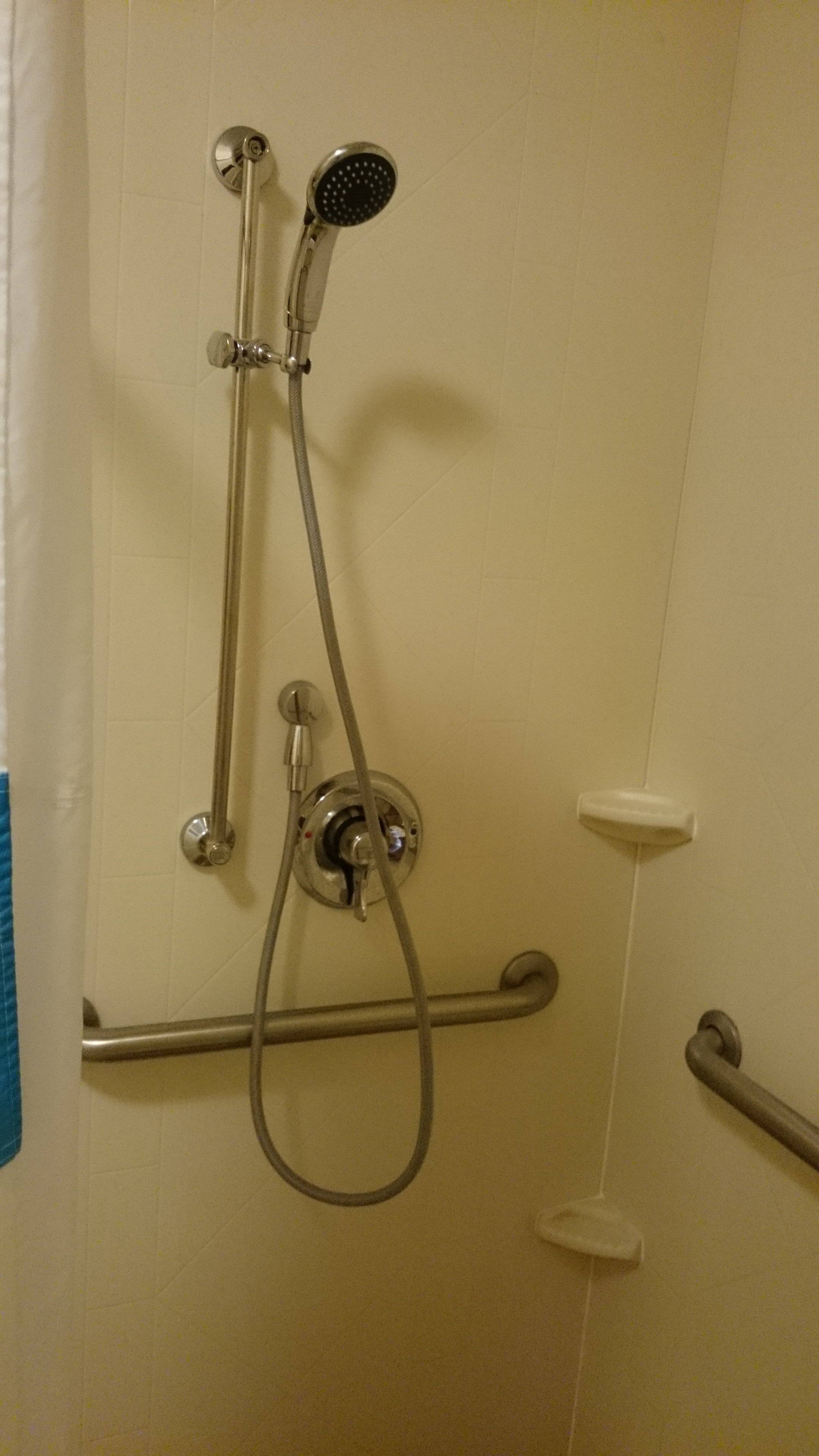 Hampton Inn & Suites Cleveland-southeast/streetsboro-浴室