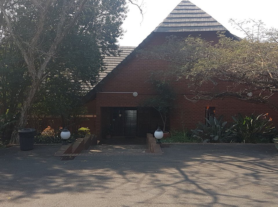 Thorn Tree Lodge & Conference Centre-浴室