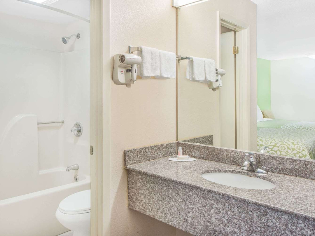 Days Inn by Wyndham Calvert City - Paducah East主图