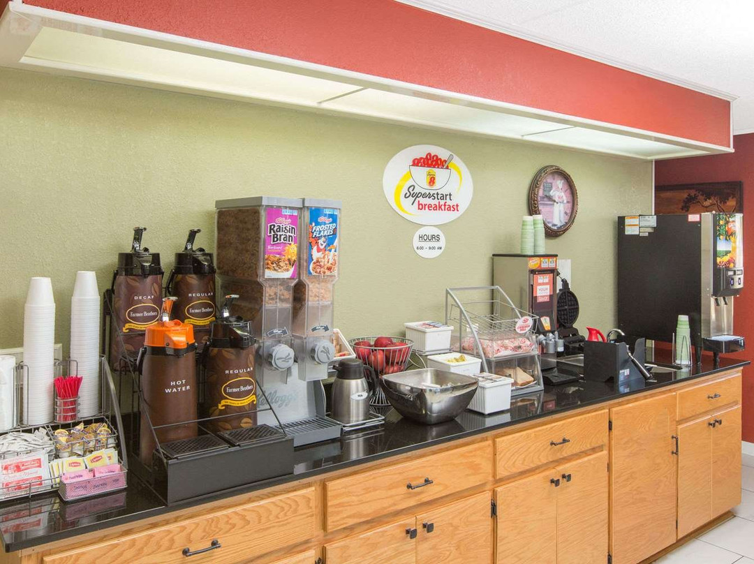 Super 8 by Wyndham Dothan主图