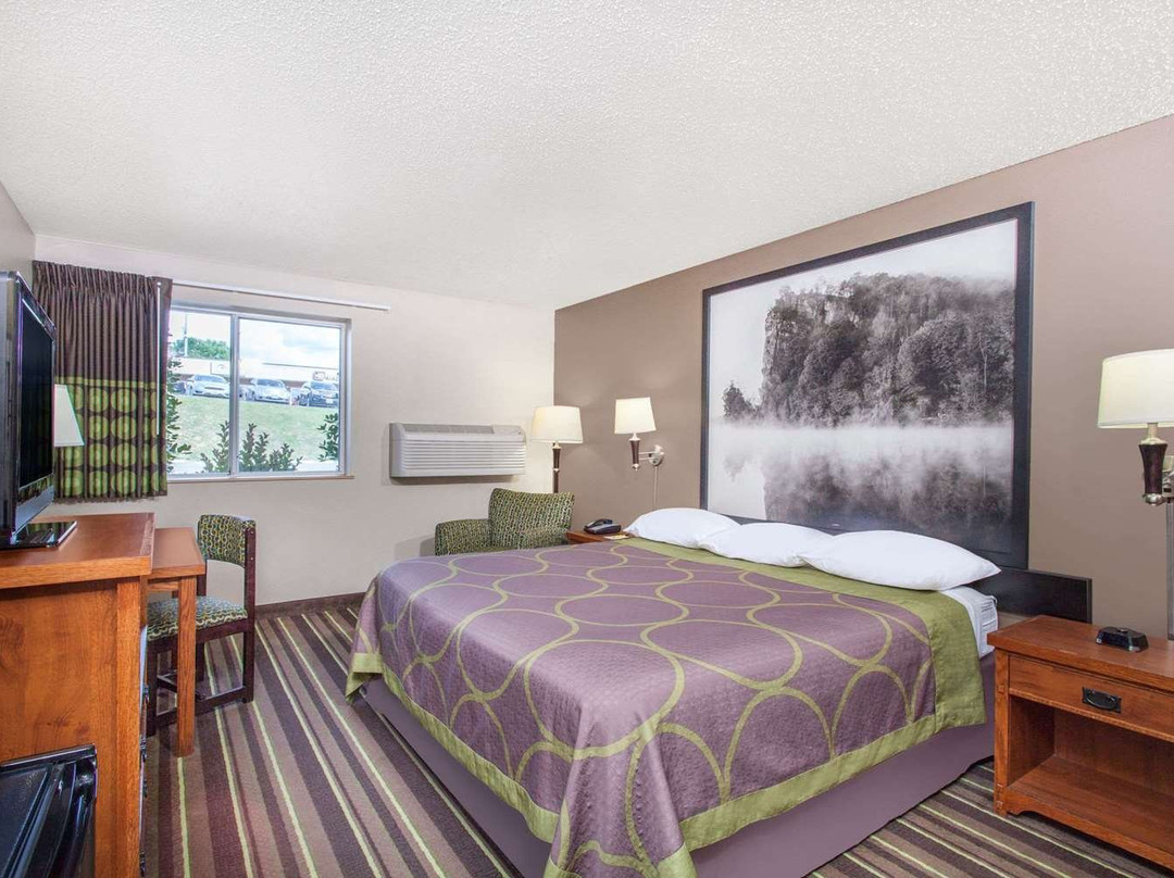 里奇兰兹-克莱普尔山地区温德姆速8酒店主图