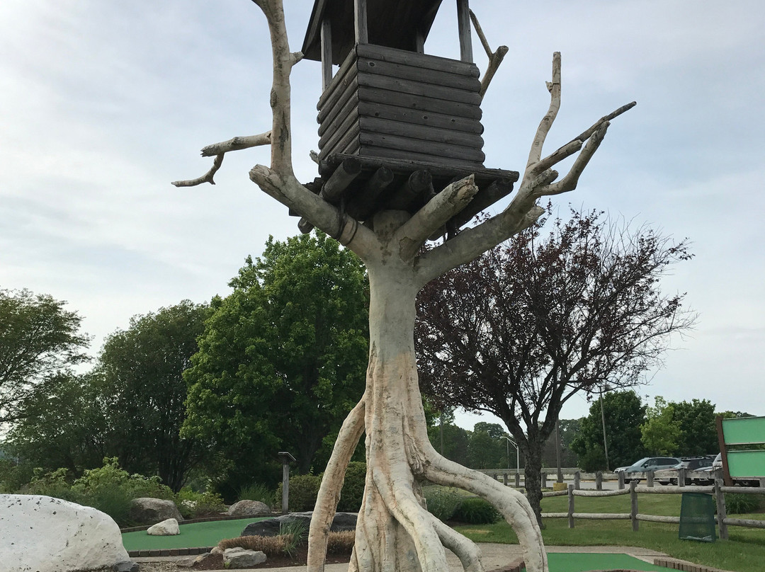 Mulligan's Island Golf & Entertainment-克兰斯顿必去景点