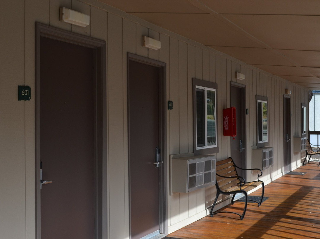 Buck Meadows Lodge主图