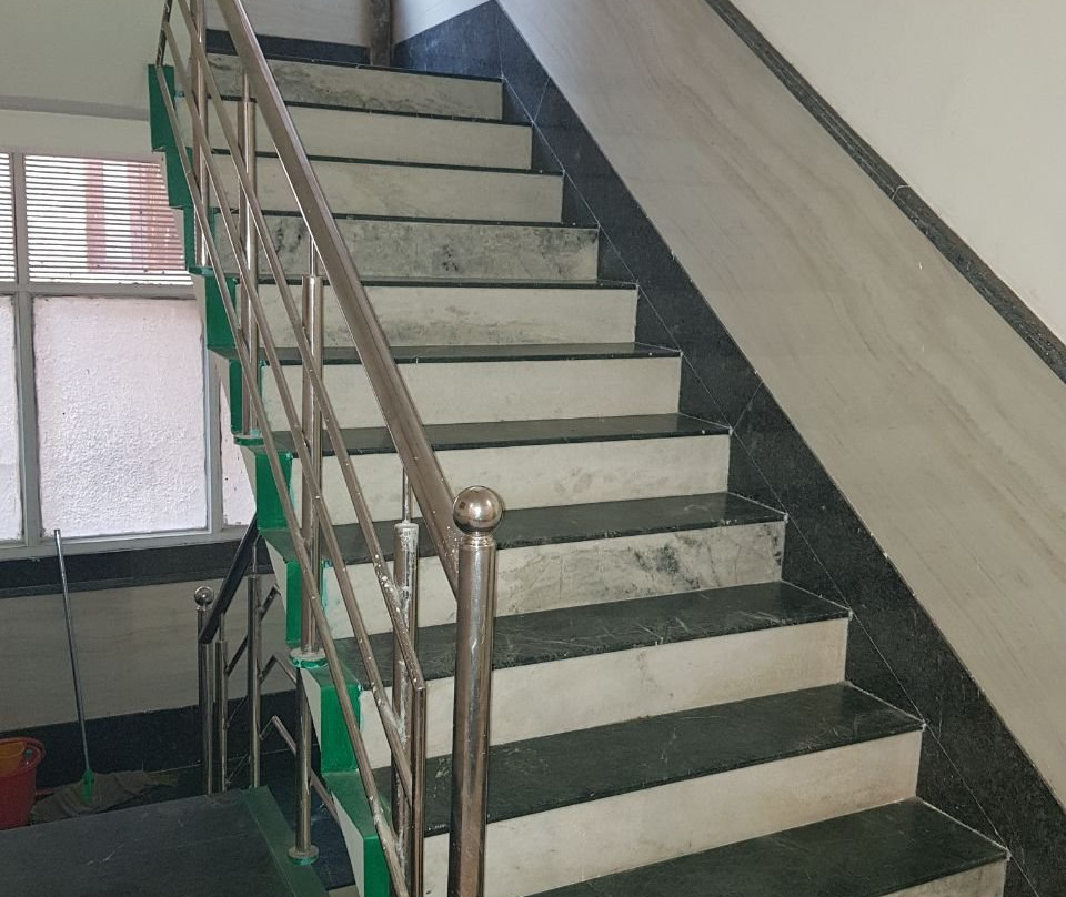 OYO 9821 Leo Click International主图