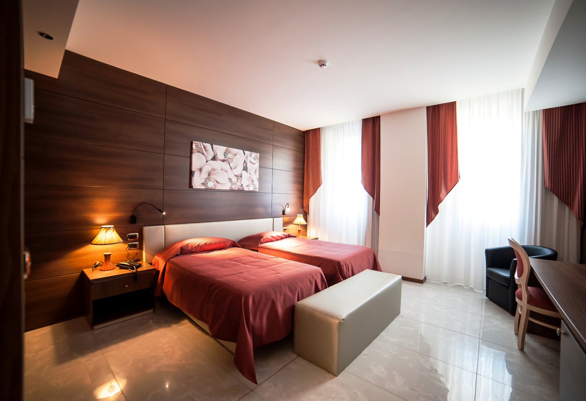 Family Hotel-官方