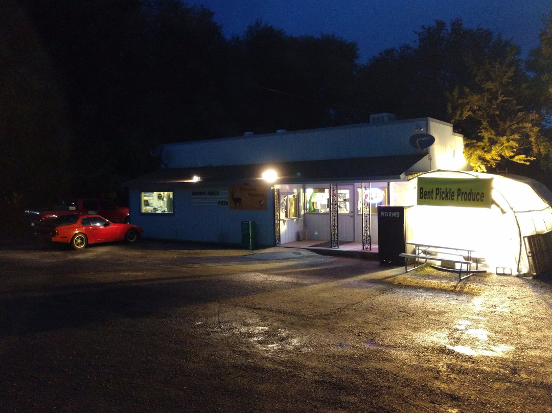 Collbran餐馆和美食-Bent Pickle Diner