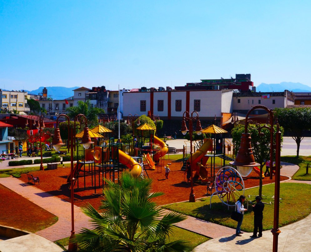 Plaza Bicentenario景点图片