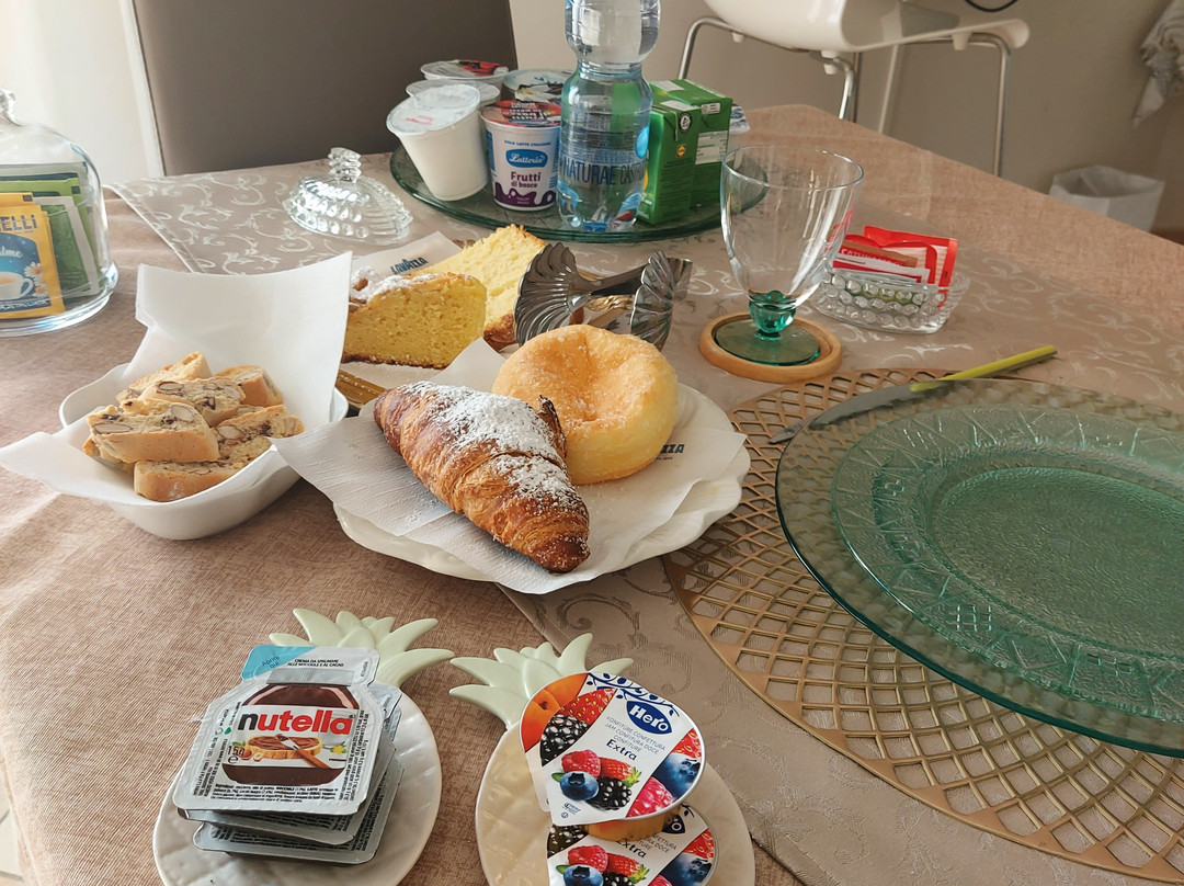 San Martino Bassa酒店住宿-Come A Casa B&B