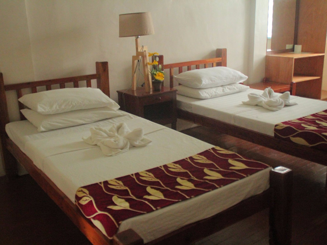 Mom's Small Hotel & Restaurant主图